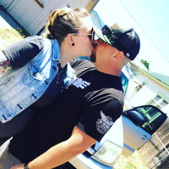 Meet your Posher, Britt - Picture 1 of 1